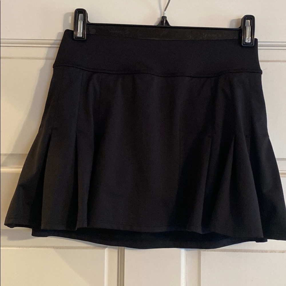 Athleta tennis skirt w/ Built in shorts.